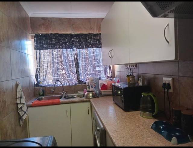 5 BEDROOM HOUSE FOR SALE IN DASPOORT